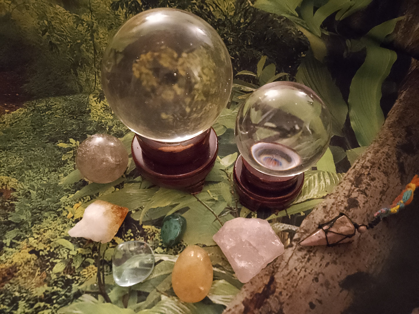 Online Psychic Reading, Crystal Ball, Archangel Cards, Aura Energy Scan.