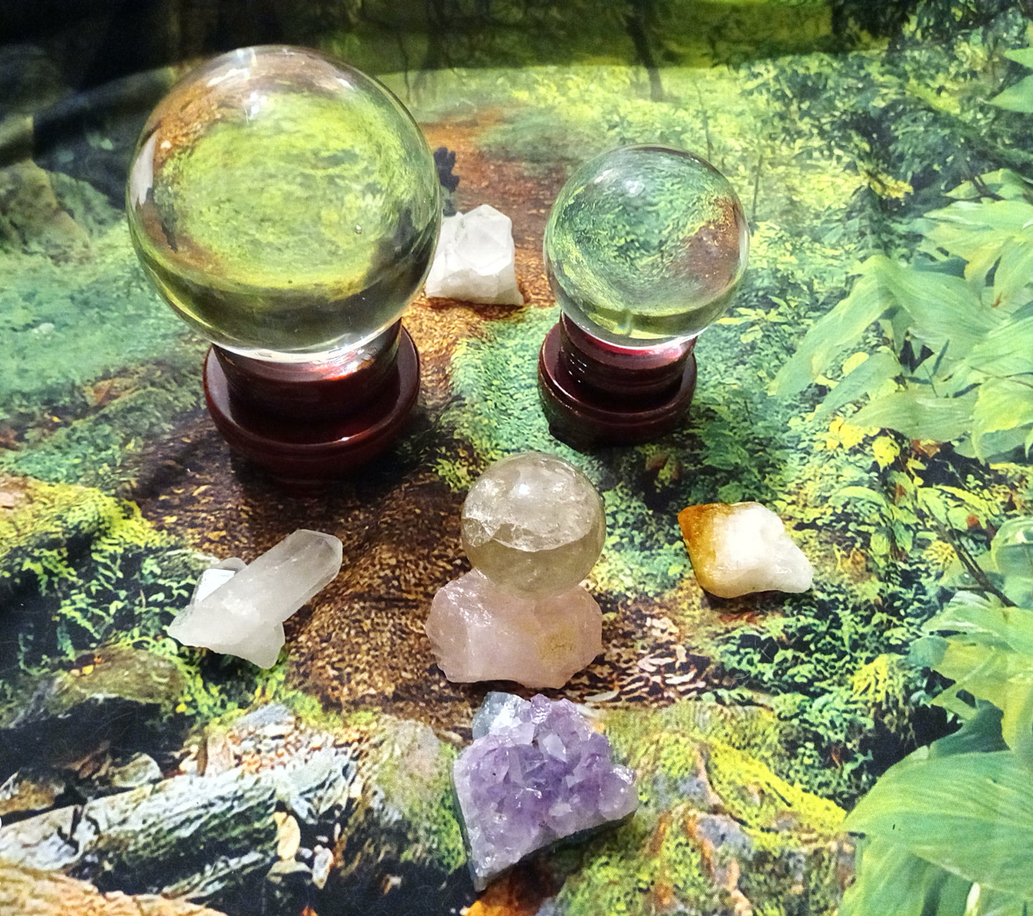 Online Psychic Reading, Crystal Ball, Archangel Cards, Aura Energy Scan.