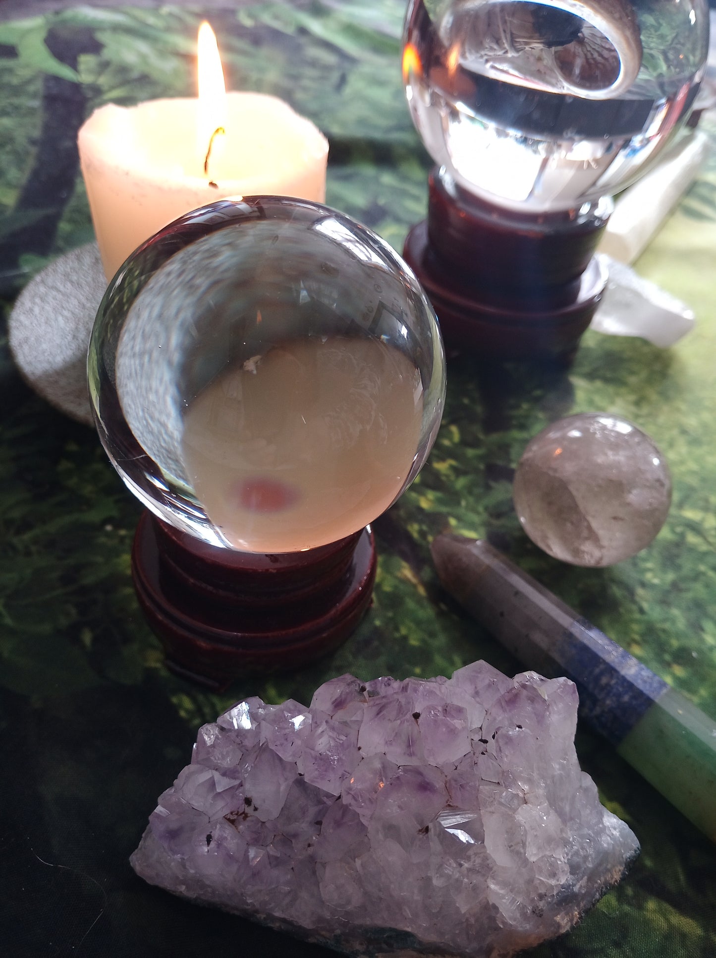 Online Psychic Reading, Crystal Ball, Archangel Cards, Aura Energy Scan.